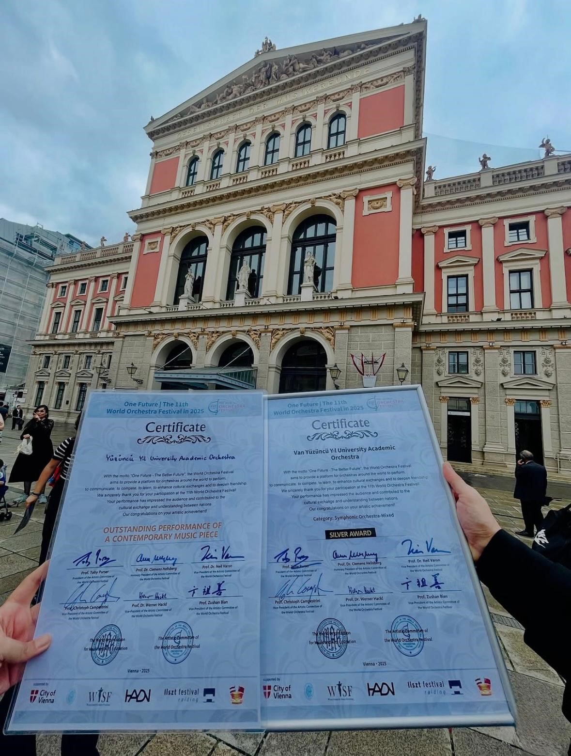 Van YYÜ Akademik Orkestrası Viyana’da sahne aldı