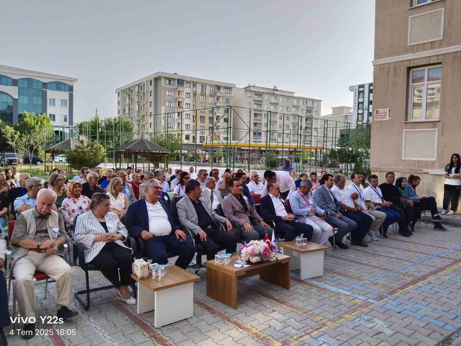 Atatürk Lisesi mezunları ikinci kez bir araya geldi