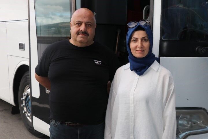 Hayalini gerçekleştirdi, kocası ile aynı otobüste şoförlük yapıyor
