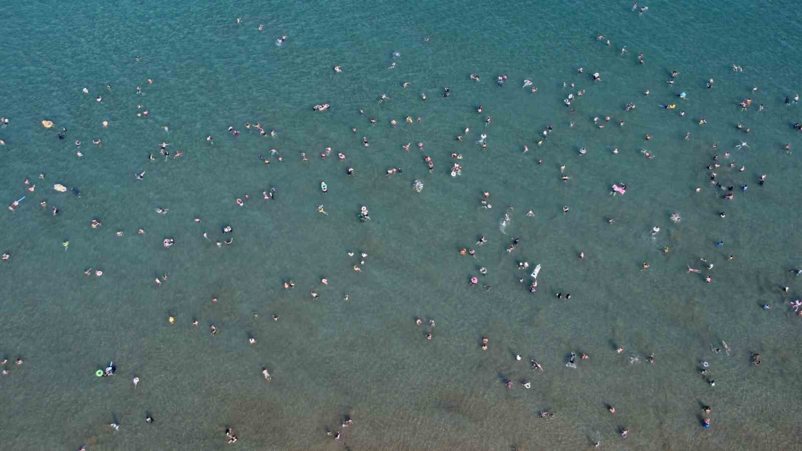 Sıcak ve nem arttı, sahillerde yoğunluk başladı
