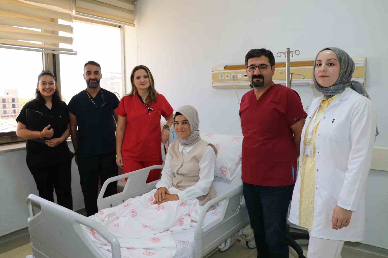 Van’da paratiroid bezi yanlış yerde olan hasta kapalı ameliyatla sağlığına kavuştu