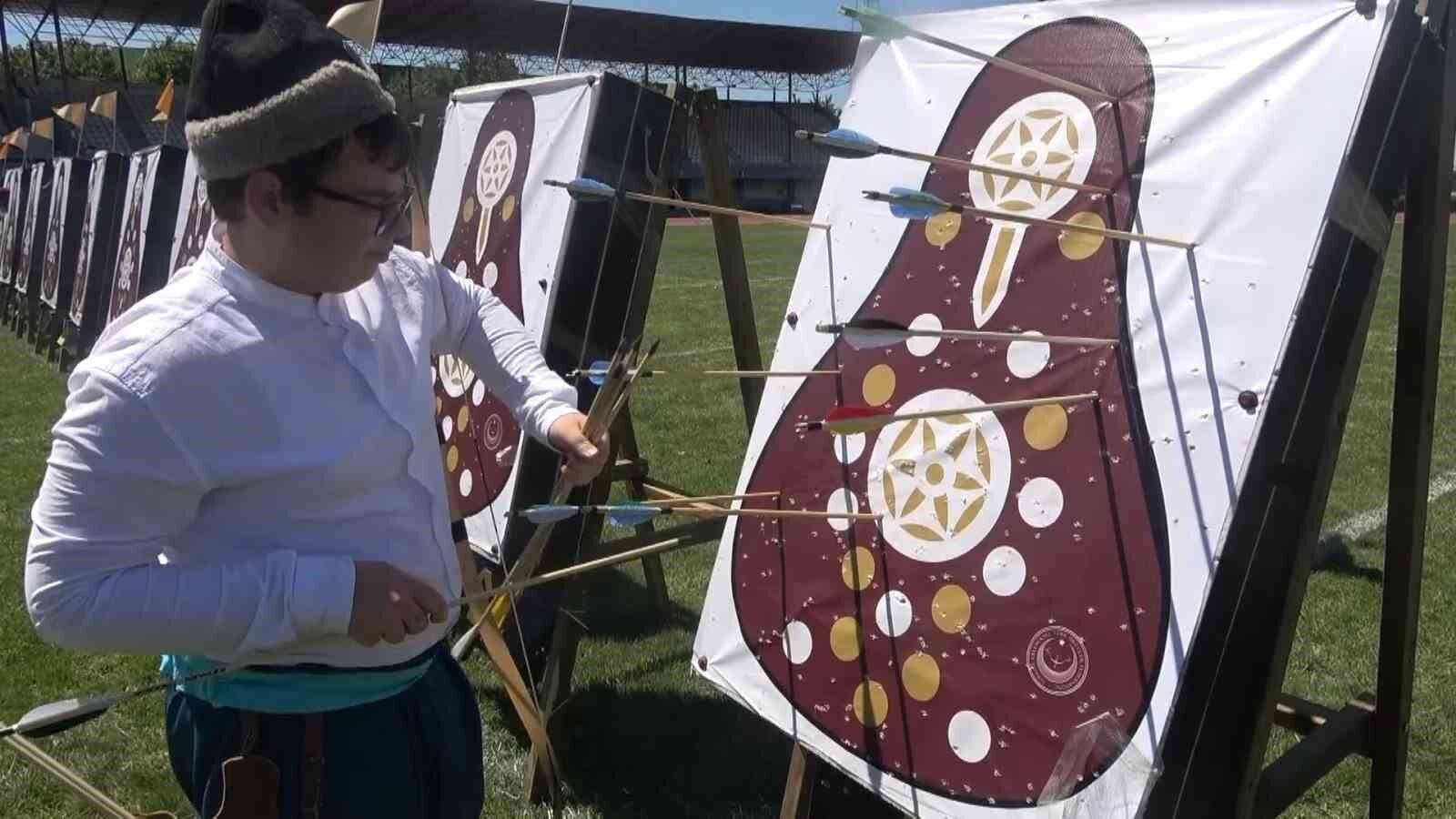Geleneksel Türk Okçuluğu kemankeşleri Bursa’da hedefe kitlendi