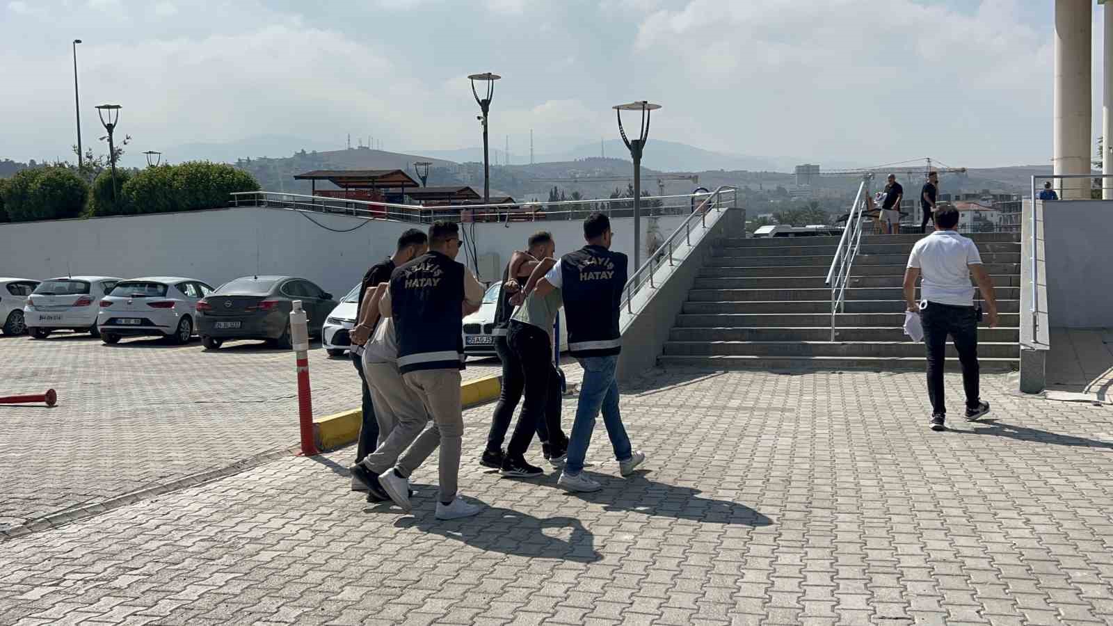 Tansiyon ölçme tartışmasında yumruklanan hemşire yaralandı