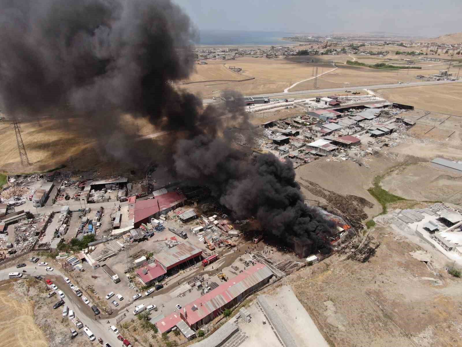 Van Hurdacılar Sitesi’nde korkutan yangın