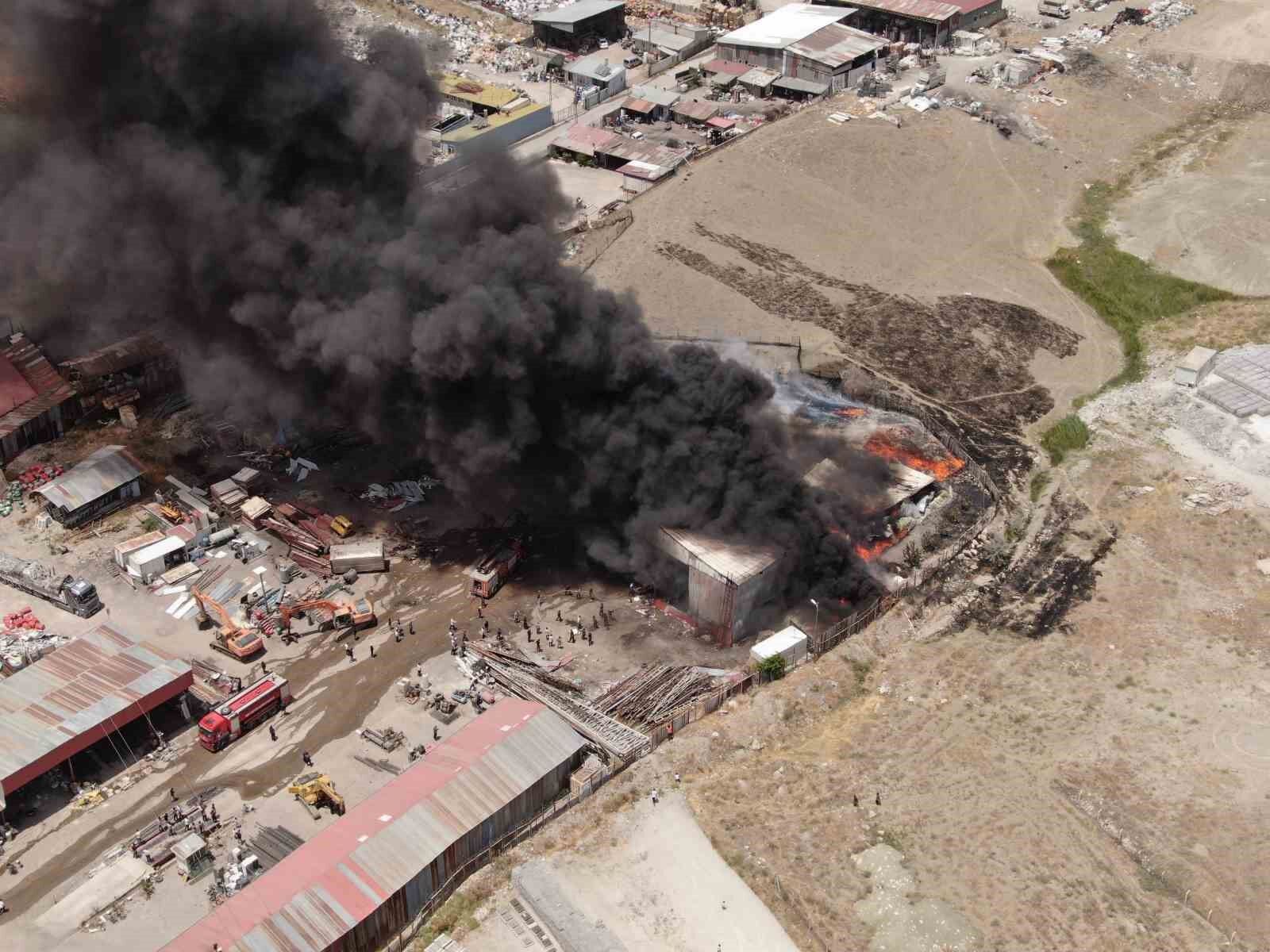 Van Hurdacılar Sitesi’nde korkutan yangın