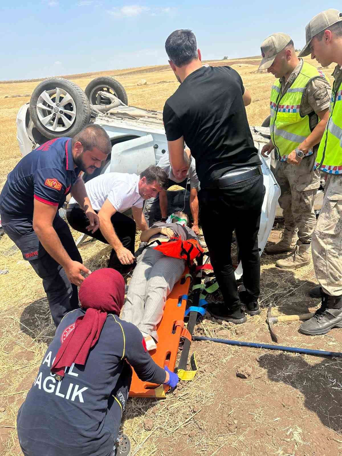 Siirt’te kontrolden çıkan otomobil tarlaya yuvarlandı: 1 yaralı