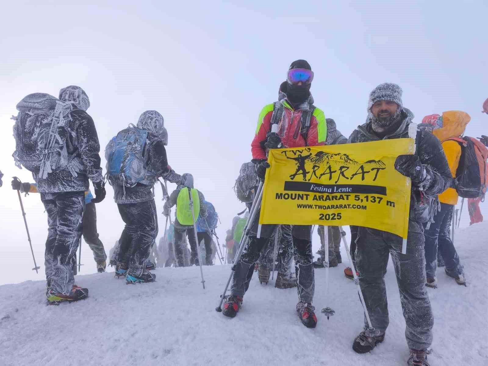 Ağrı Dağı’nda temmuz soğuğu: Zirvede eksi 35 derece
