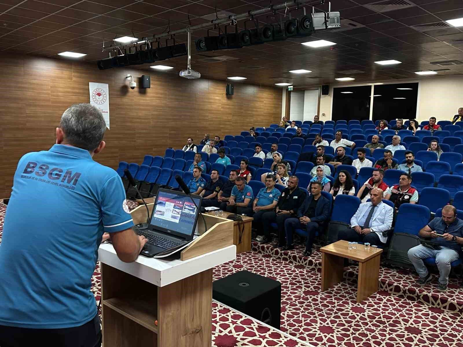 Van ve Bitlis’te inci kefali için kaçak av denetimi