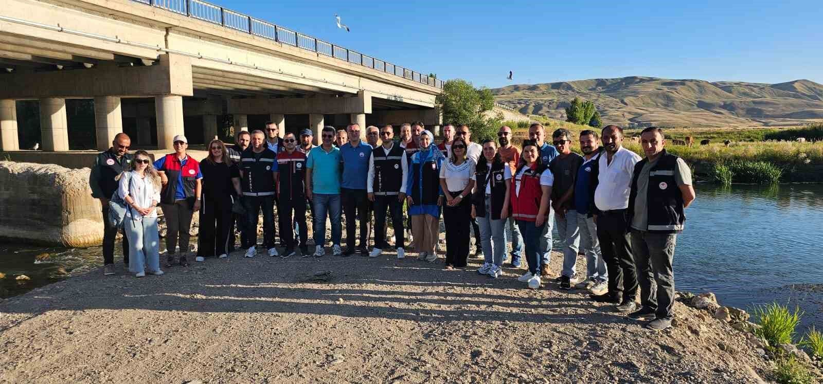 Van ve Bitlis’te inci kefali için kaçak av denetimi