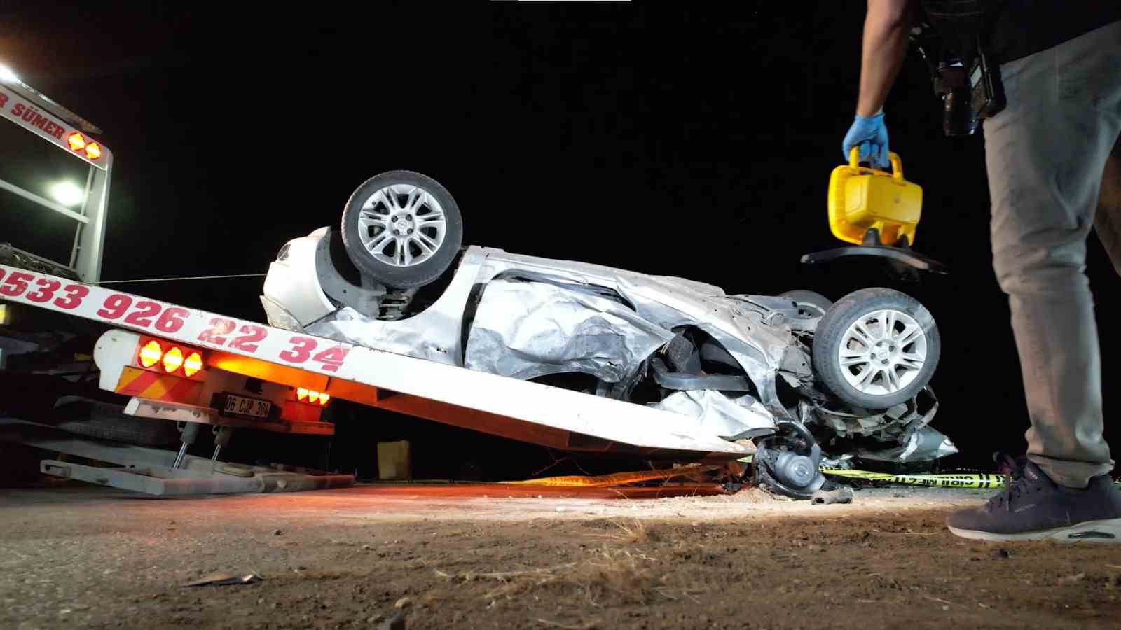 Ankara’da iki otomobil kafa kafaya çarpıştı: 3 ölü