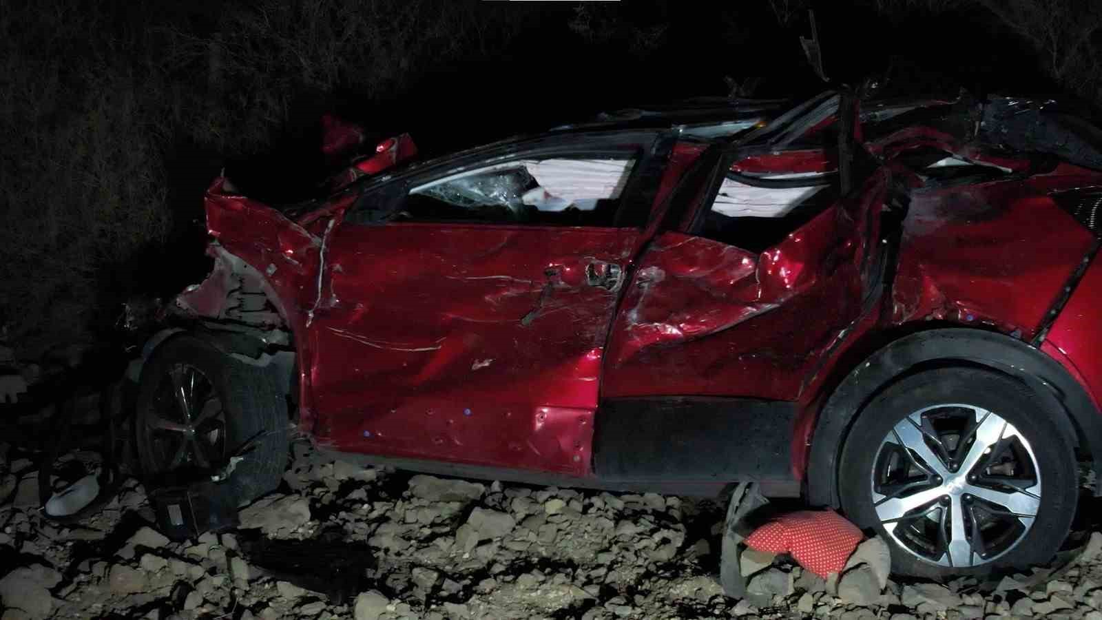 Ankara’da iki otomobil kafa kafaya çarpıştı: 3 ölü