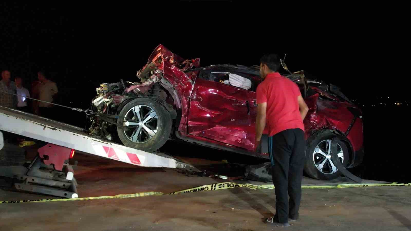 Ankara’da iki otomobil kafa kafaya çarpıştı: 3 ölü