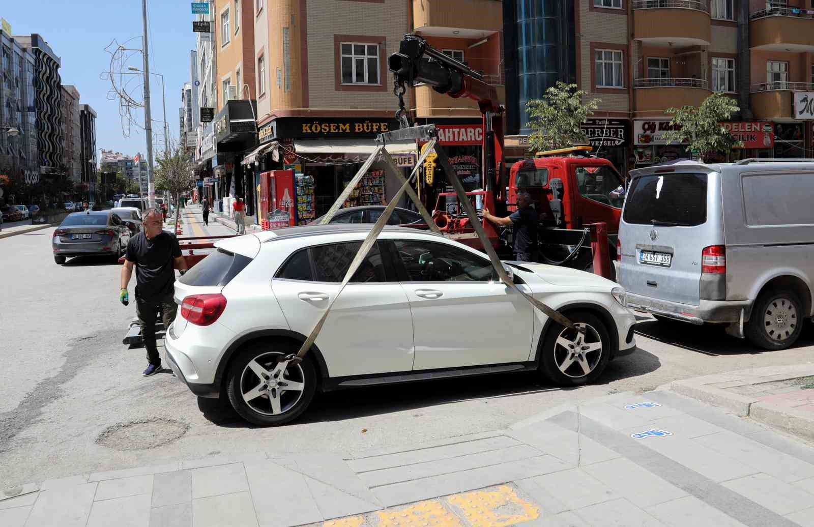 Van’da otobüs durakları, engelli rampaları ve yaya geçitlerinde sıkı denetim