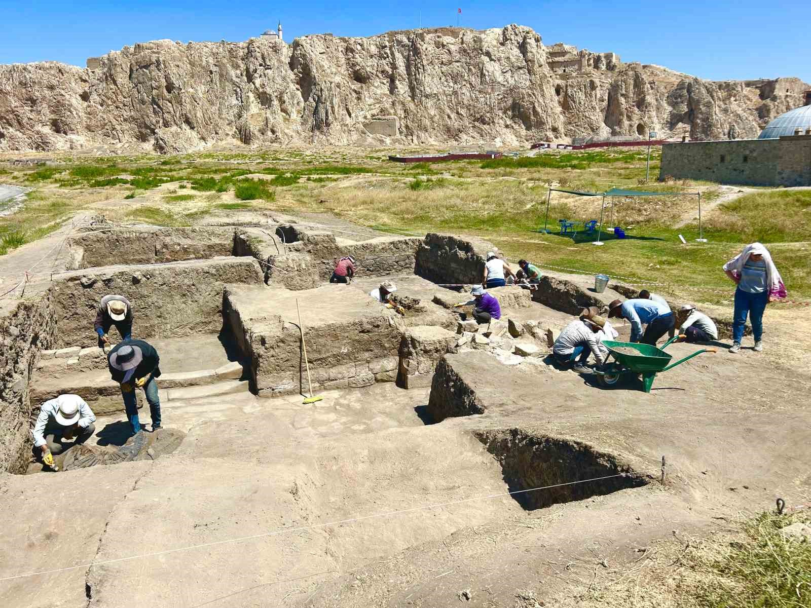 Eski Van Şehri’nde 1. Dünya Savaşı’nın izleri: Gülle ve çok sayıda mermi kovanı bulundu