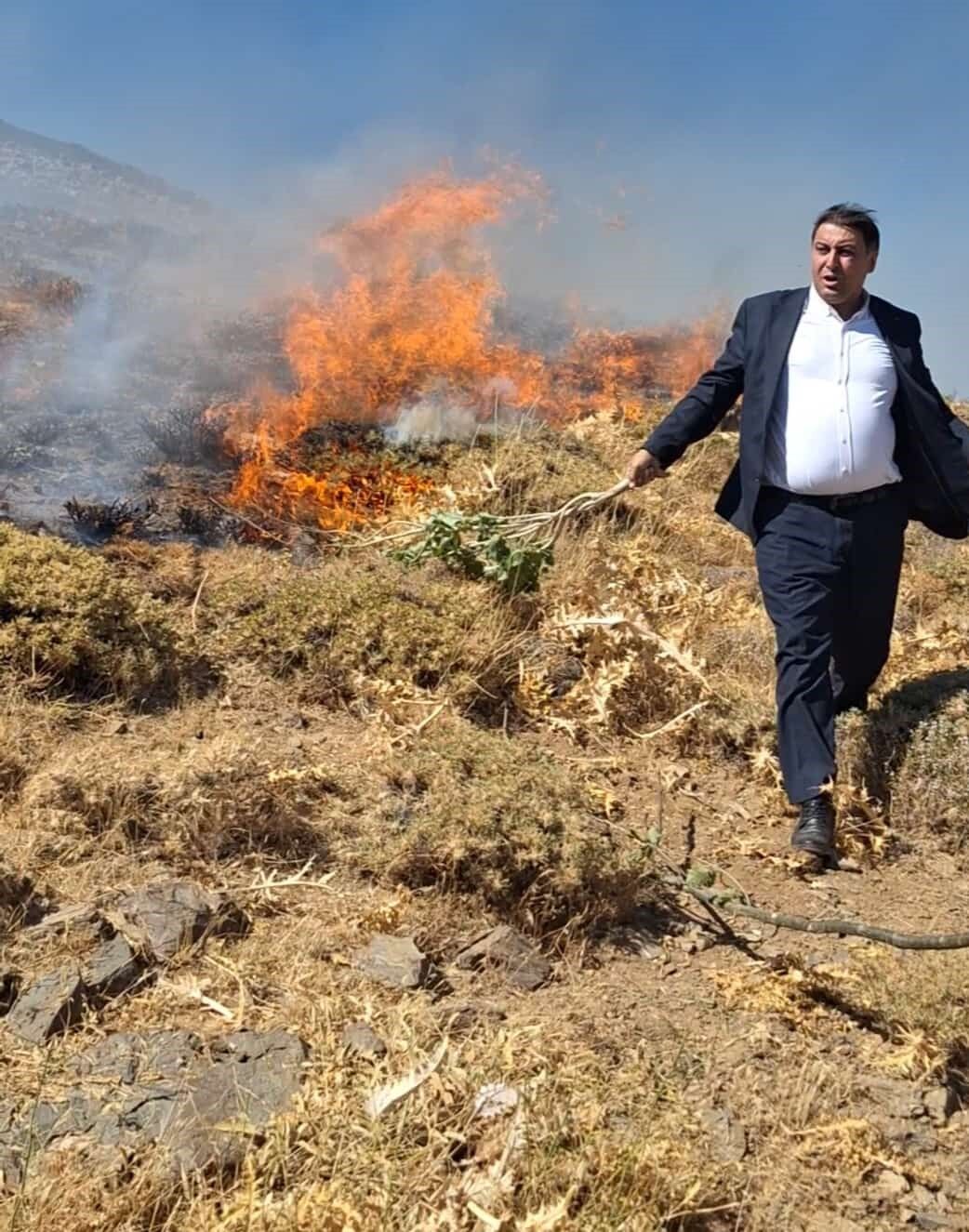 Bahçesaray’da arazi yangını