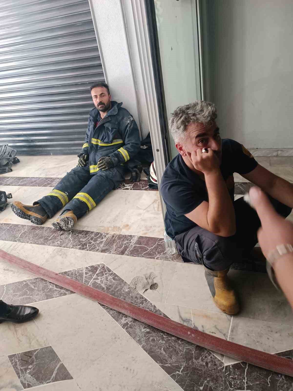 İş merkezinde korkutan yangın