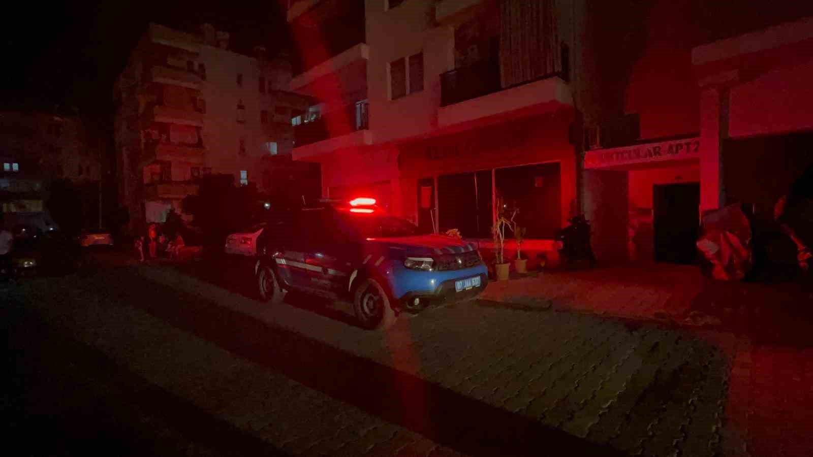 Alanya’da apartman dairesinde çıkan yangın paniğe neden oldu