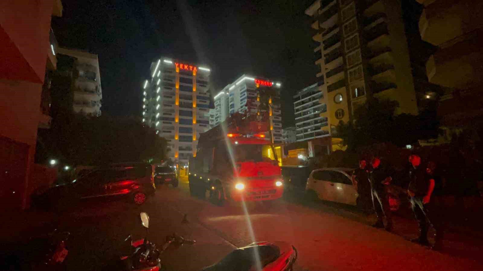 Alanya’da apartman dairesinde çıkan yangın paniğe neden oldu