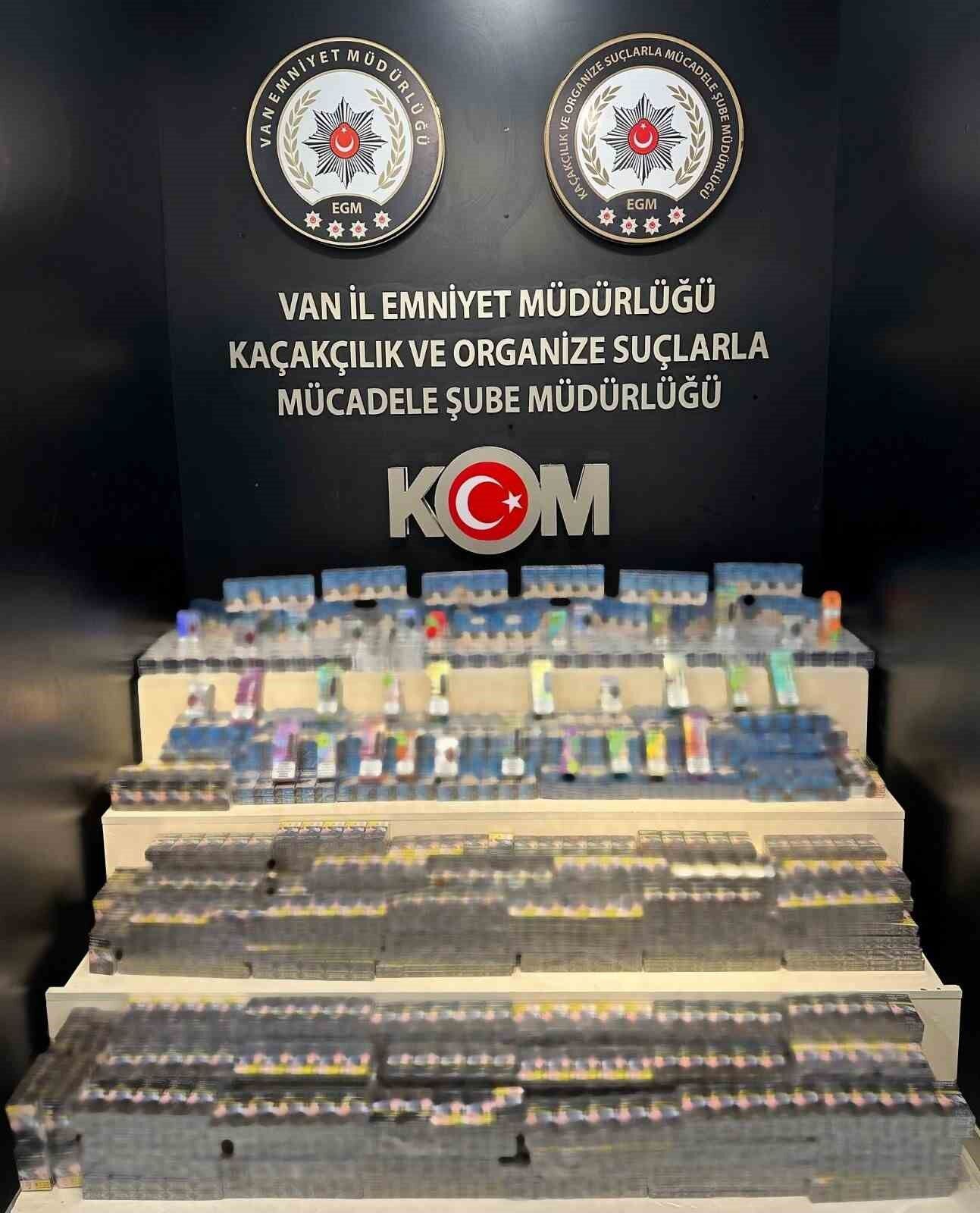 Van’da gümrük kaçağı malzemeleri ele geçirildi