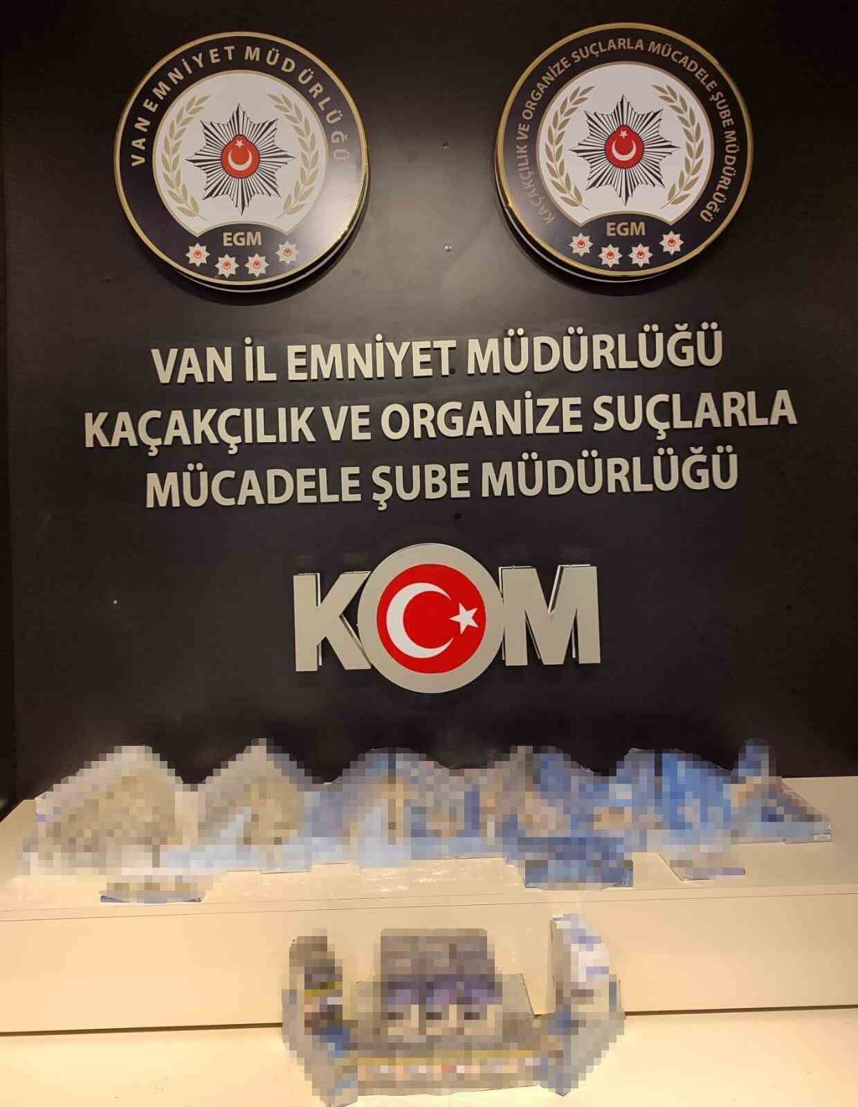 Van’da gümrük kaçağı malzemeleri ele geçirildi