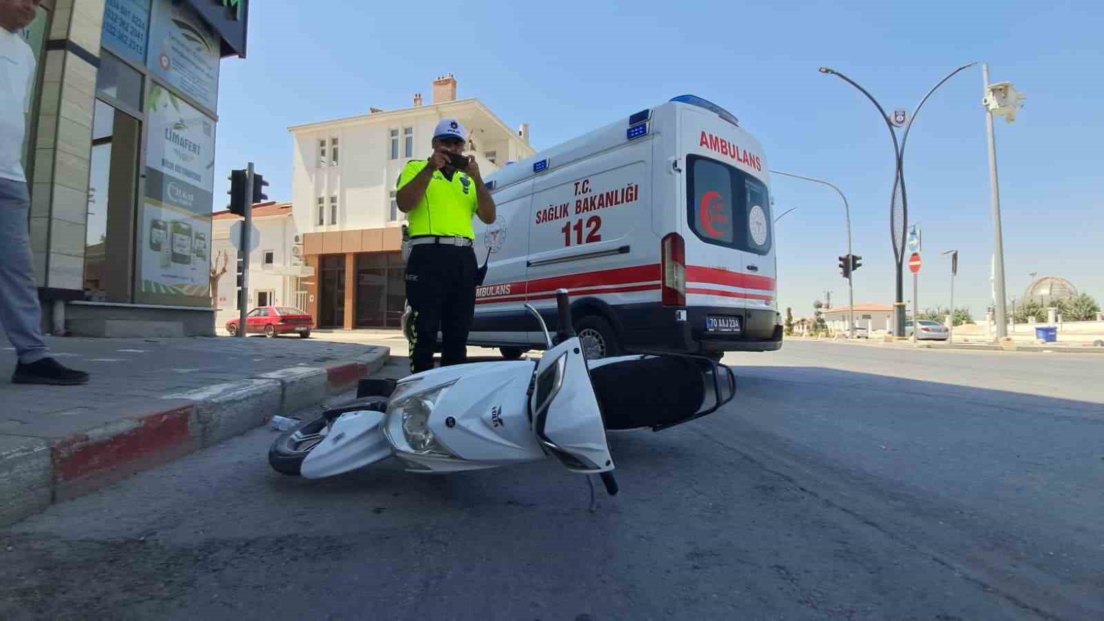 Karaman’da otomobille elektrikli bisiklet çarpıştı: 2 yaralı