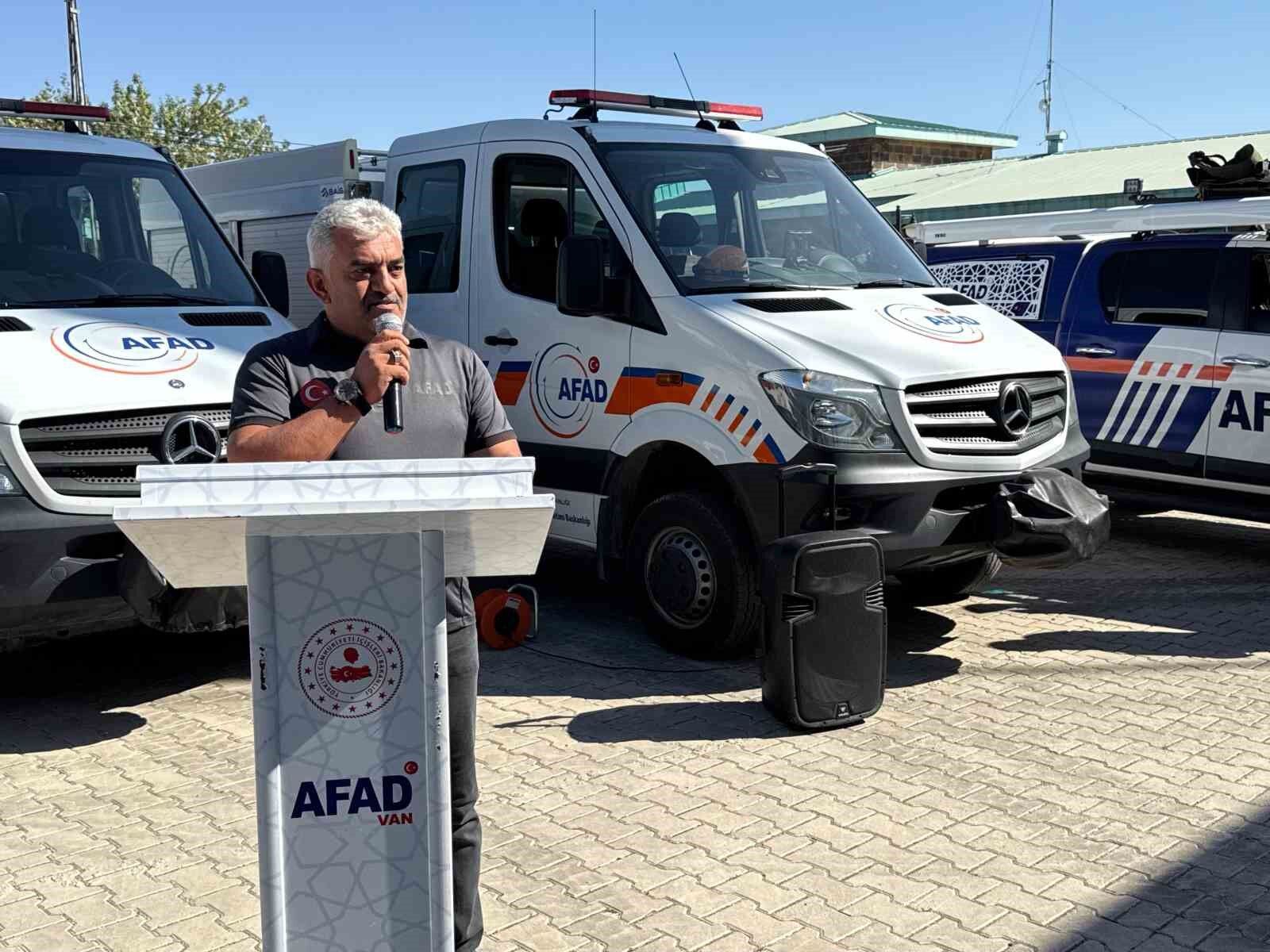 Marmara depreminde hayatını kaybedenler Van’da anıldı