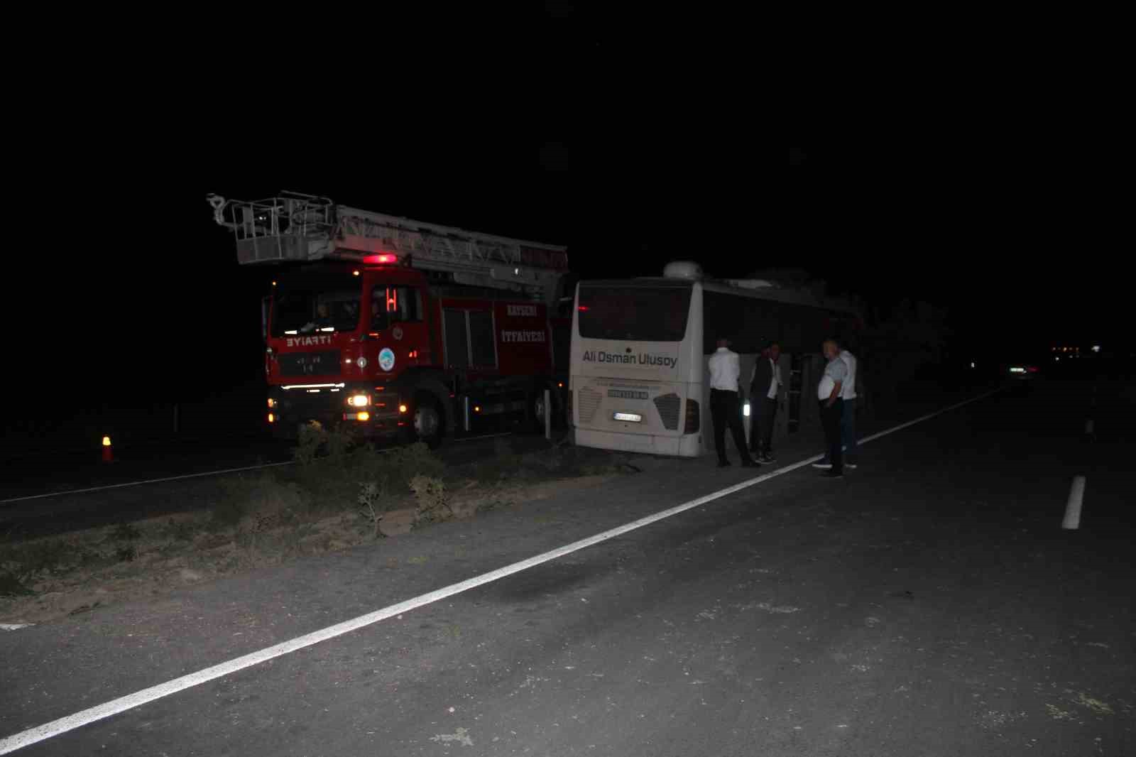 Kayseri’de yolcu otobüsü kaza yaptı: Ölü ve yaralılar var