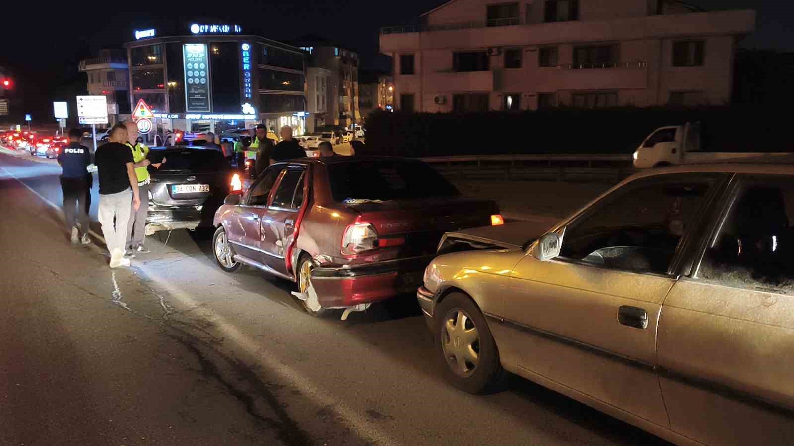 Düzce’de 3 aracın karıştığı zincirleme kazada 1 kişi yaralandı