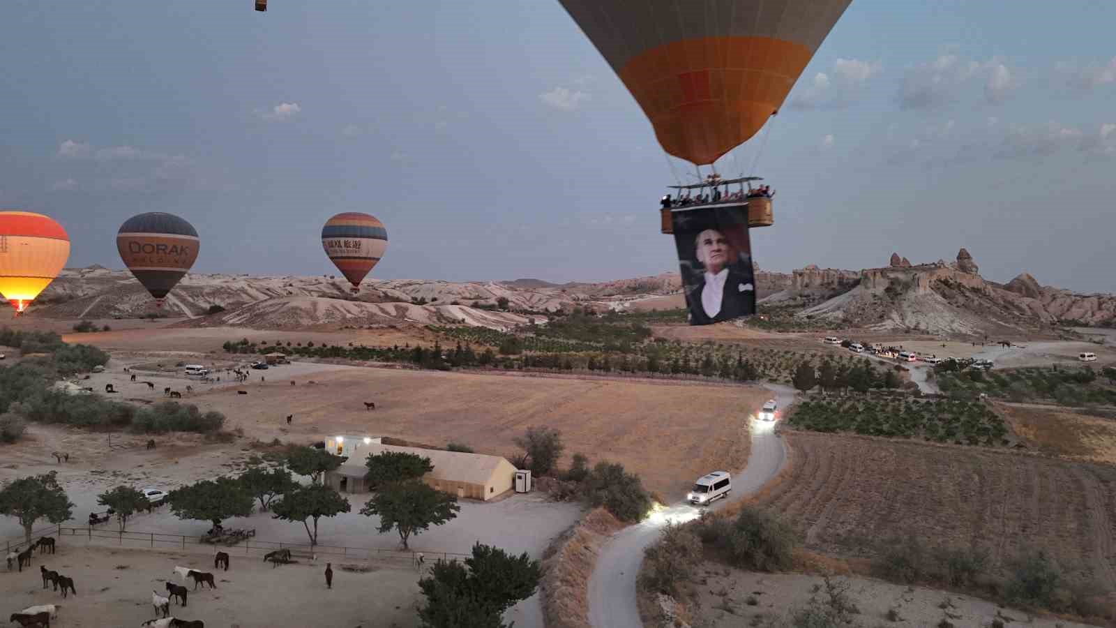 Sıcak hava balonları 30 Ağustos Zafer Bayramı için havalandı