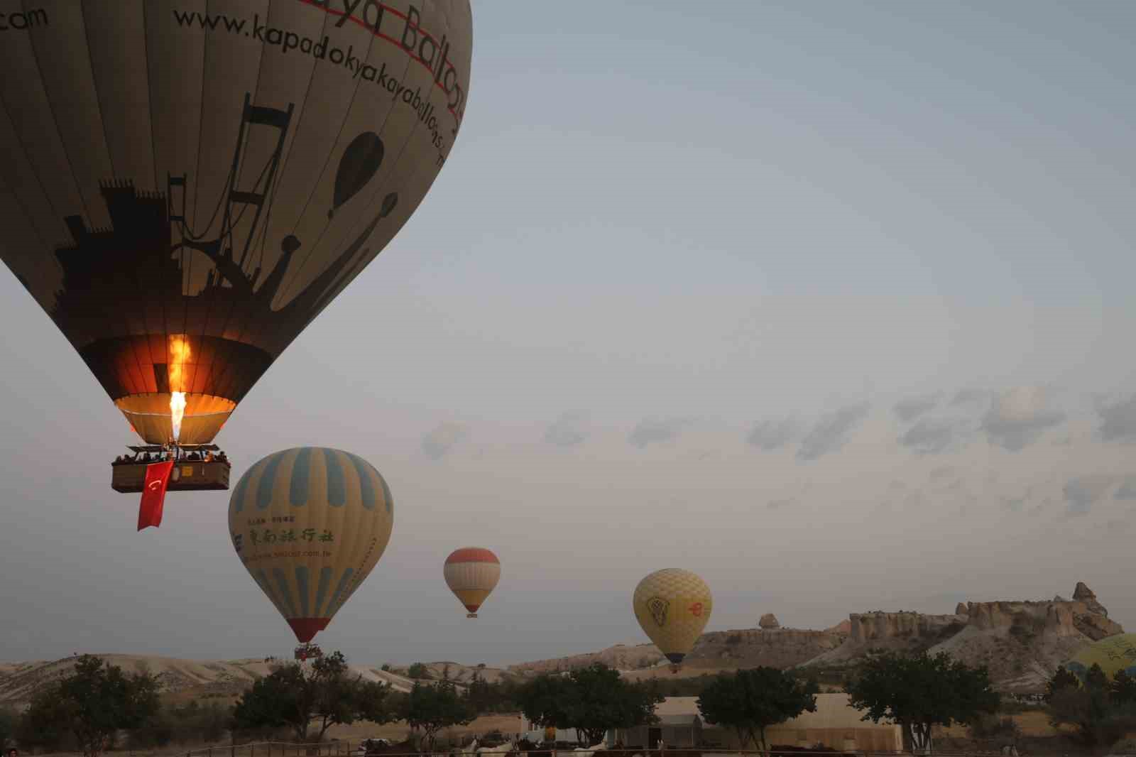 Sıcak hava balonları 30 Ağustos Zafer Bayramı için havalandı