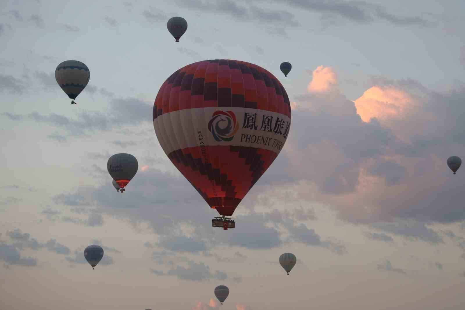 Sıcak hava balonları 30 Ağustos Zafer Bayramı için havalandı