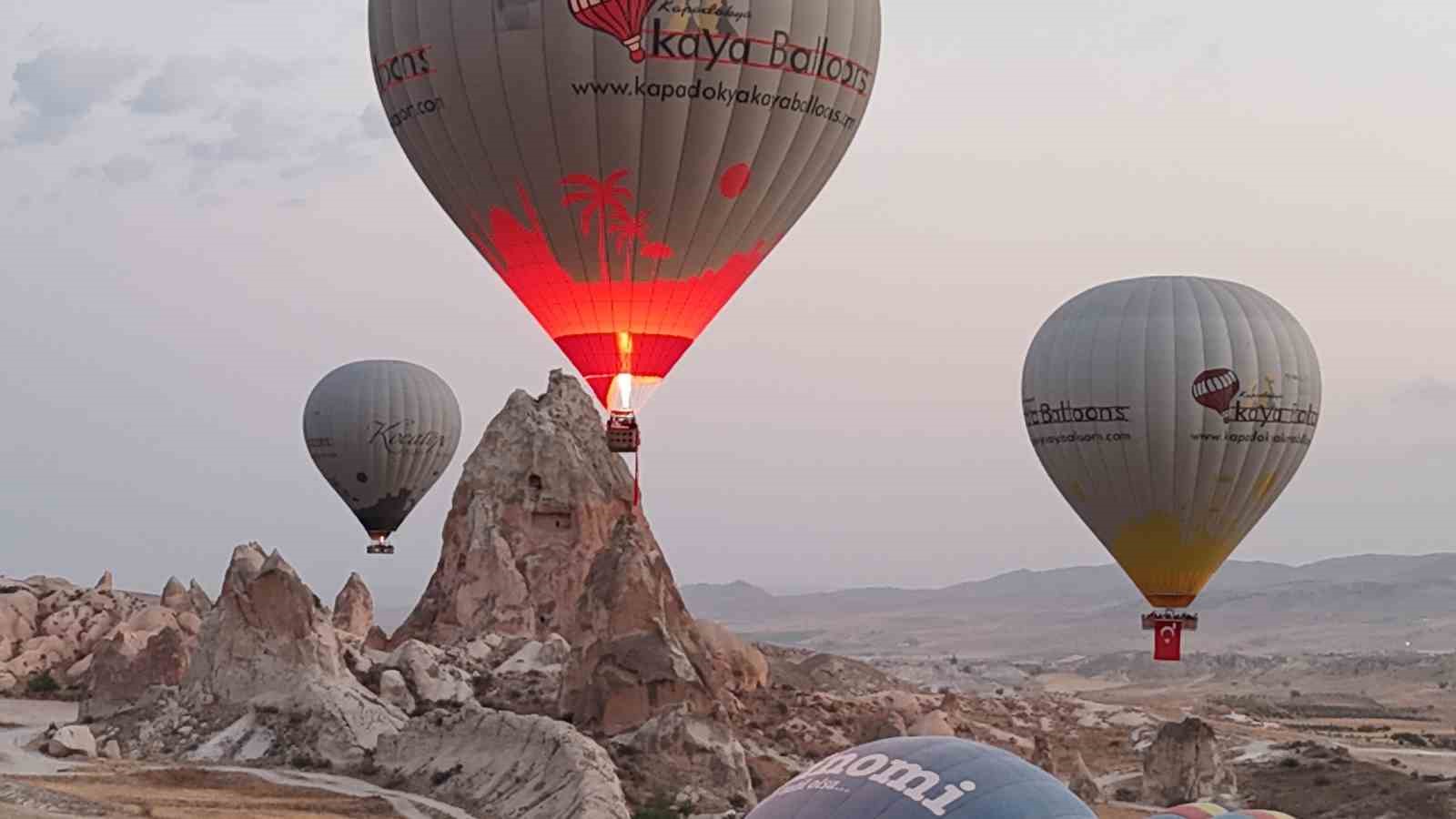 Sıcak hava balonları 30 Ağustos Zafer Bayramı için havalandı
