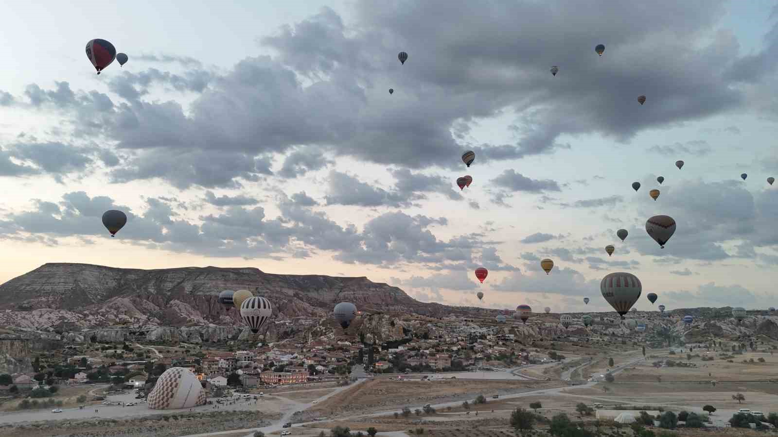Sıcak hava balonları 30 Ağustos Zafer Bayramı için havalandı