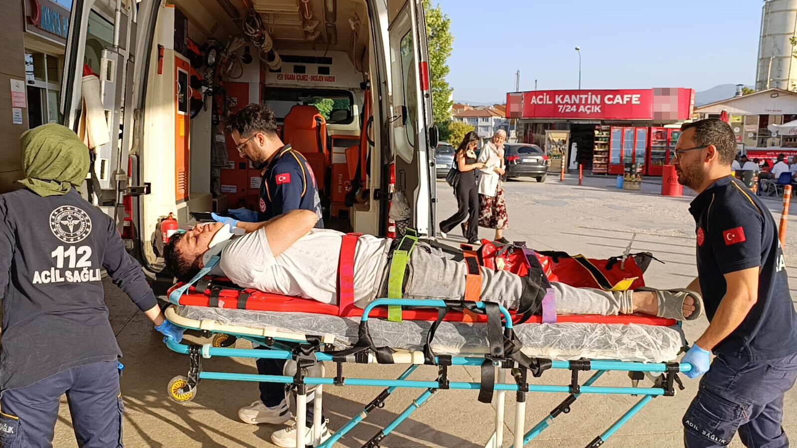 Mesai arkadaşını çekiçle darbetti