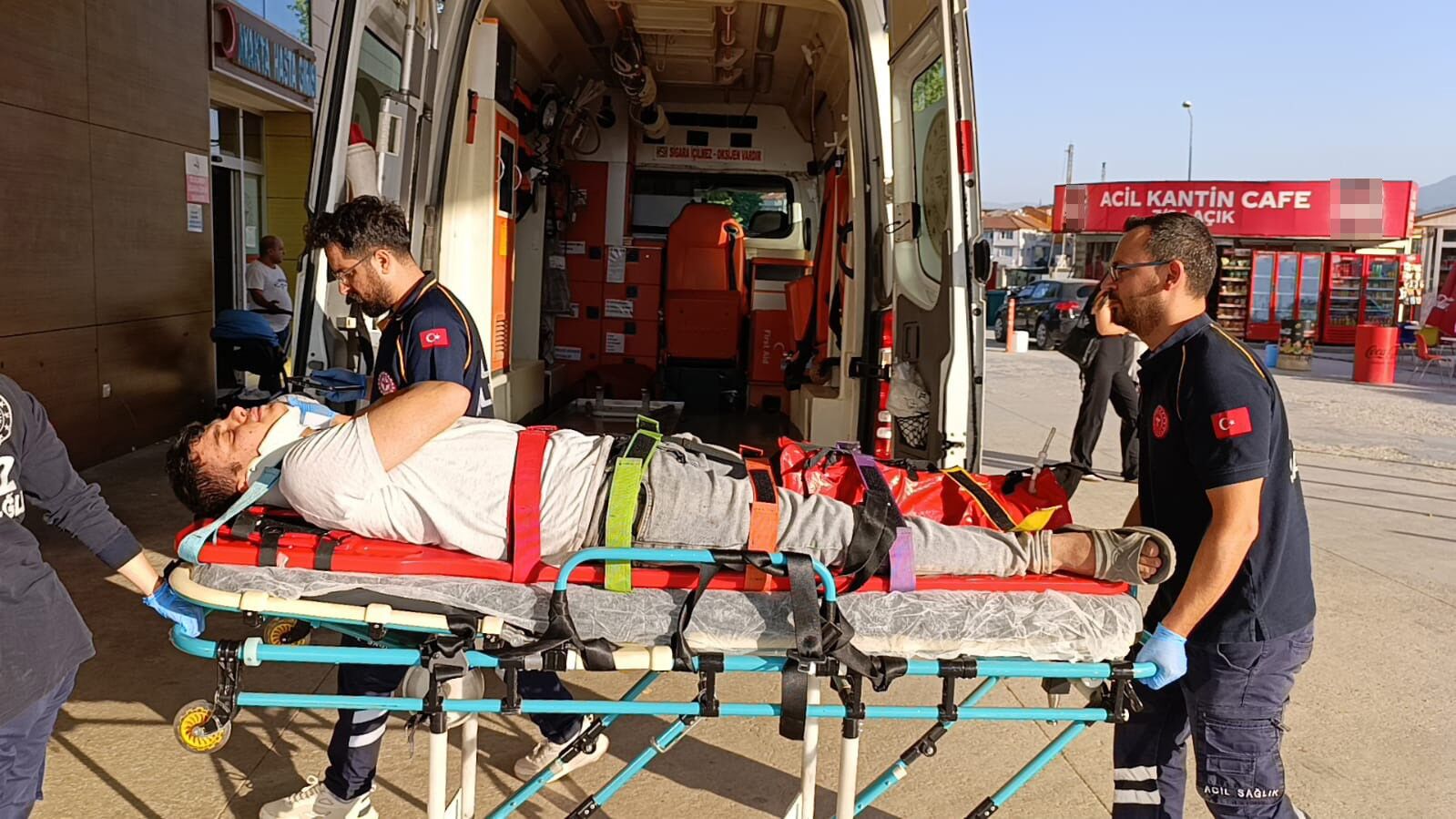 Mesai arkadaşını çekiçle darbetti