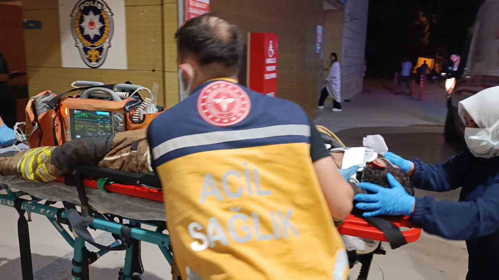 Bursa’da geri dönüşüm tesisinde yangın: 1 itfaiye eri ağır yaralandı