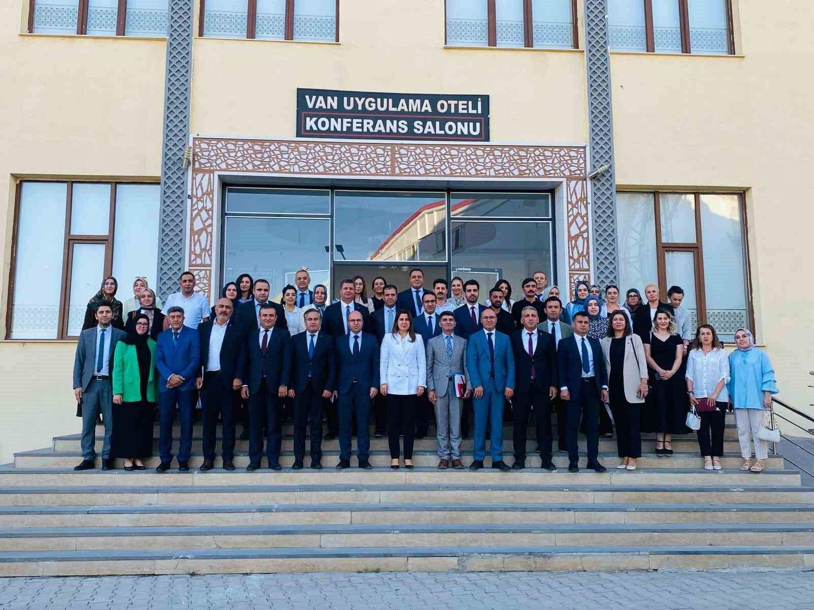 Van’da ‘Kadın Hizmetleri Bölgesel İstişare Toplantısı’ yapıldı