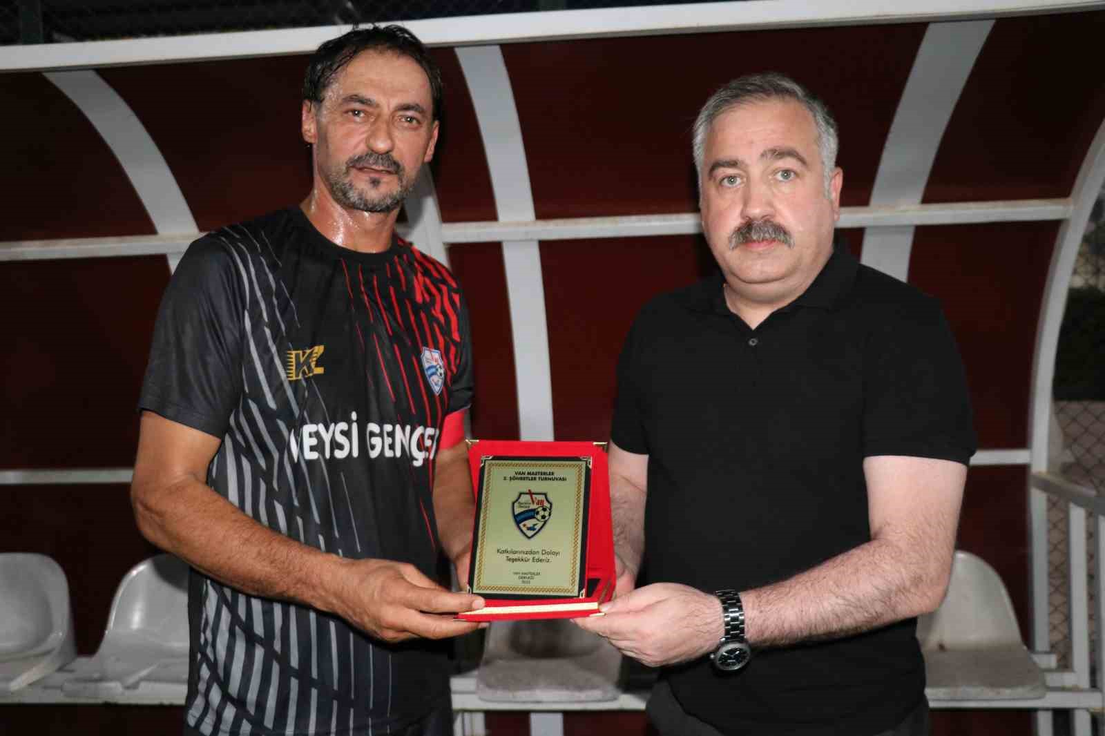 Van ve Urmiye sporcuları dostluk ve kardeşlik için ter döktüler