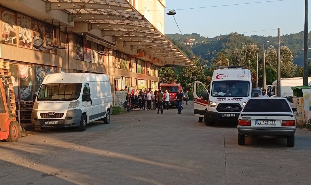 Rize’de yük asansörüne sıkışan şahıs hayatını kaybetti