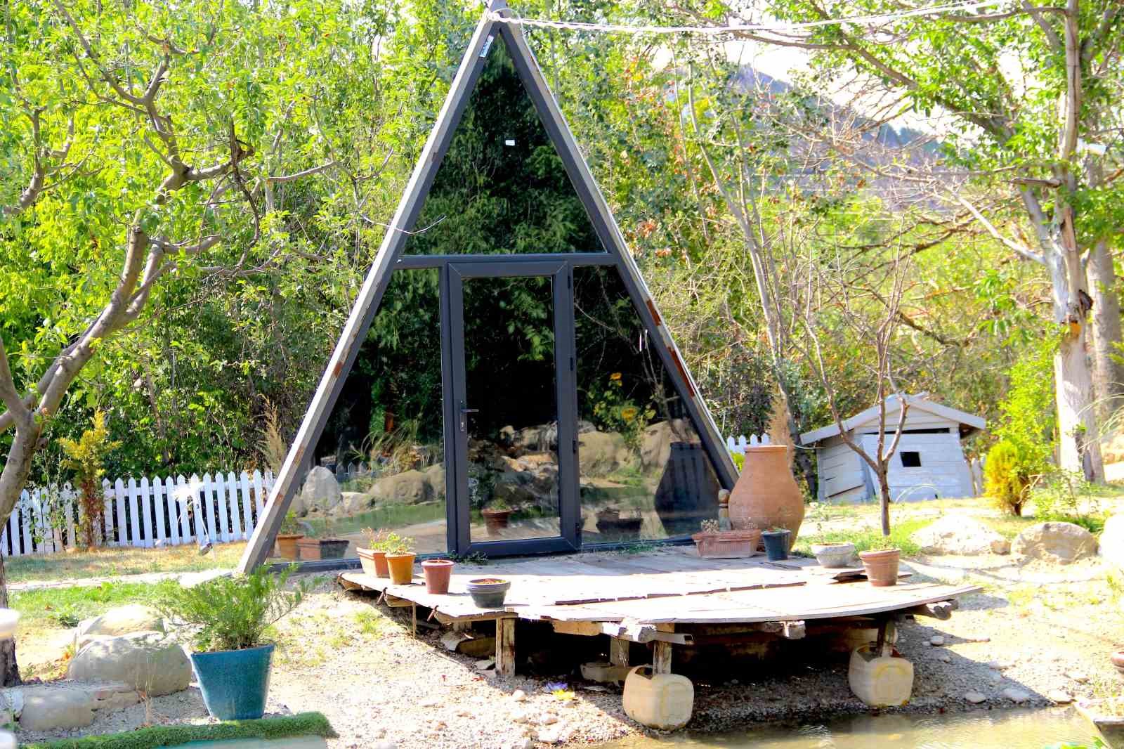 Kadın girişimci eski balık lokantasını fotoğraf platosuna dönüştürdü: 