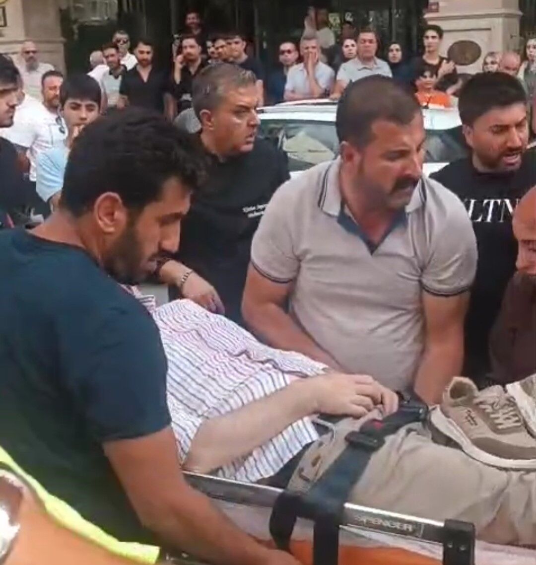 Aracı içinde bayılan sürücü hastaneye kaldırıldı