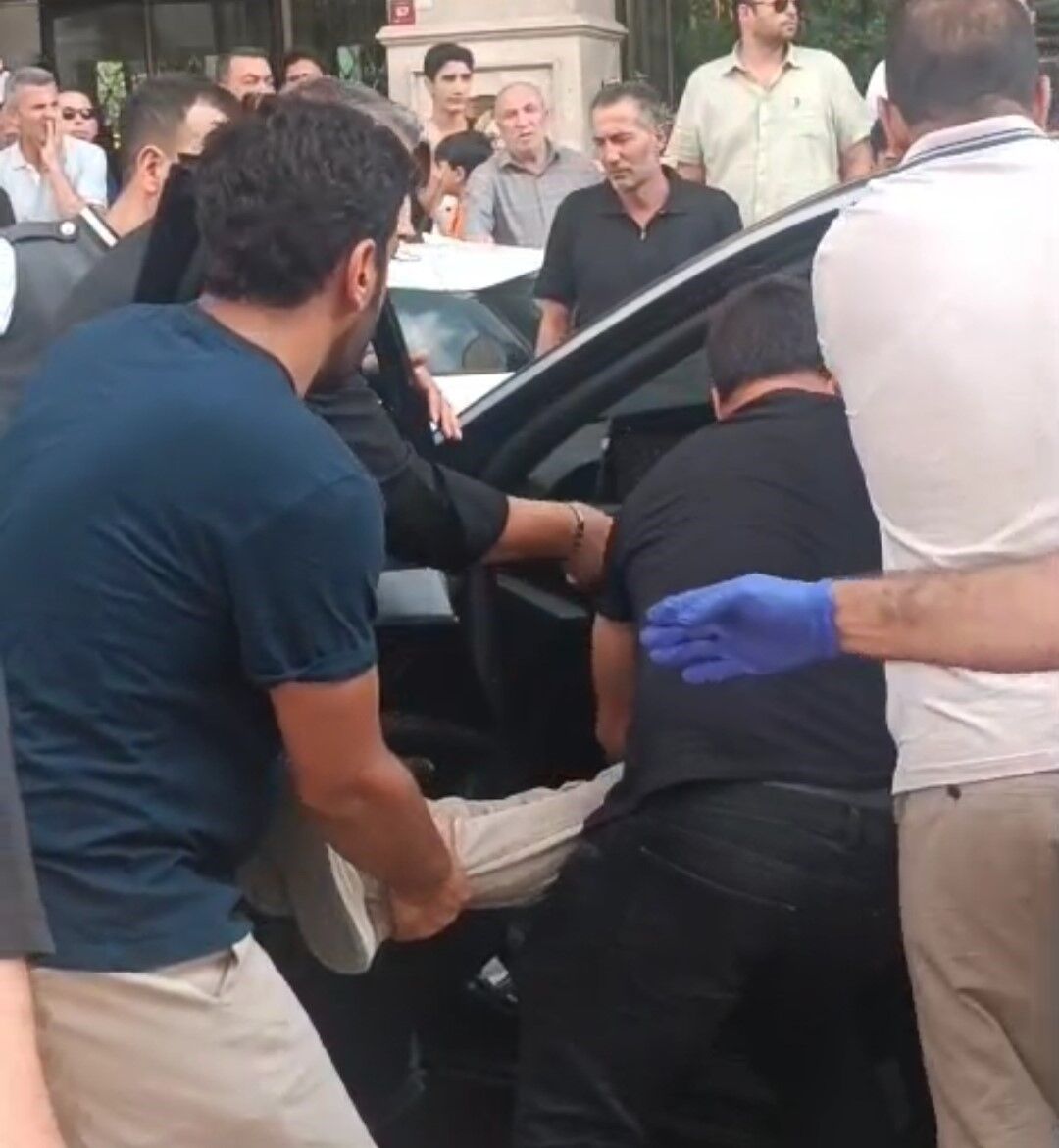 Aracı içinde bayılan sürücü hastaneye kaldırıldı