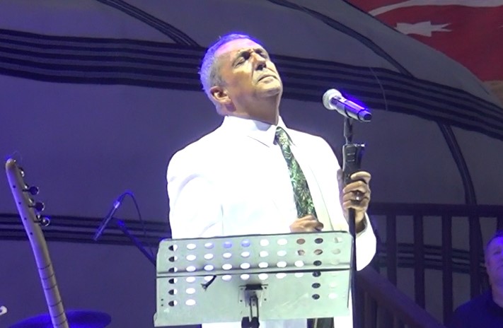 Ahlat’ta konser veren Yavuz Bingöl, Gazze’deki zulme dikkat çekti