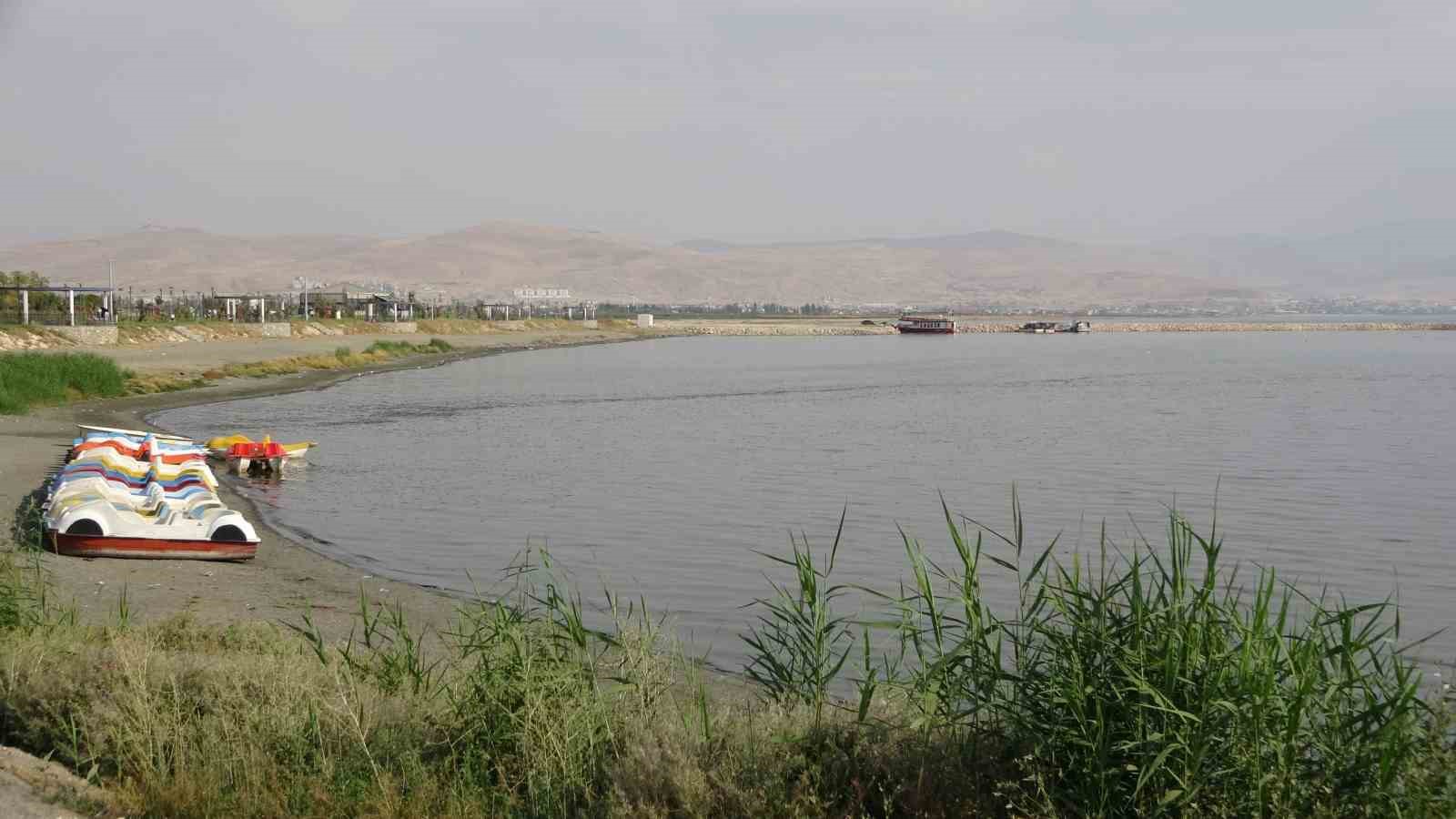 Van Gölü’ndeki kirlilik uydu görüntülerine yansıdı