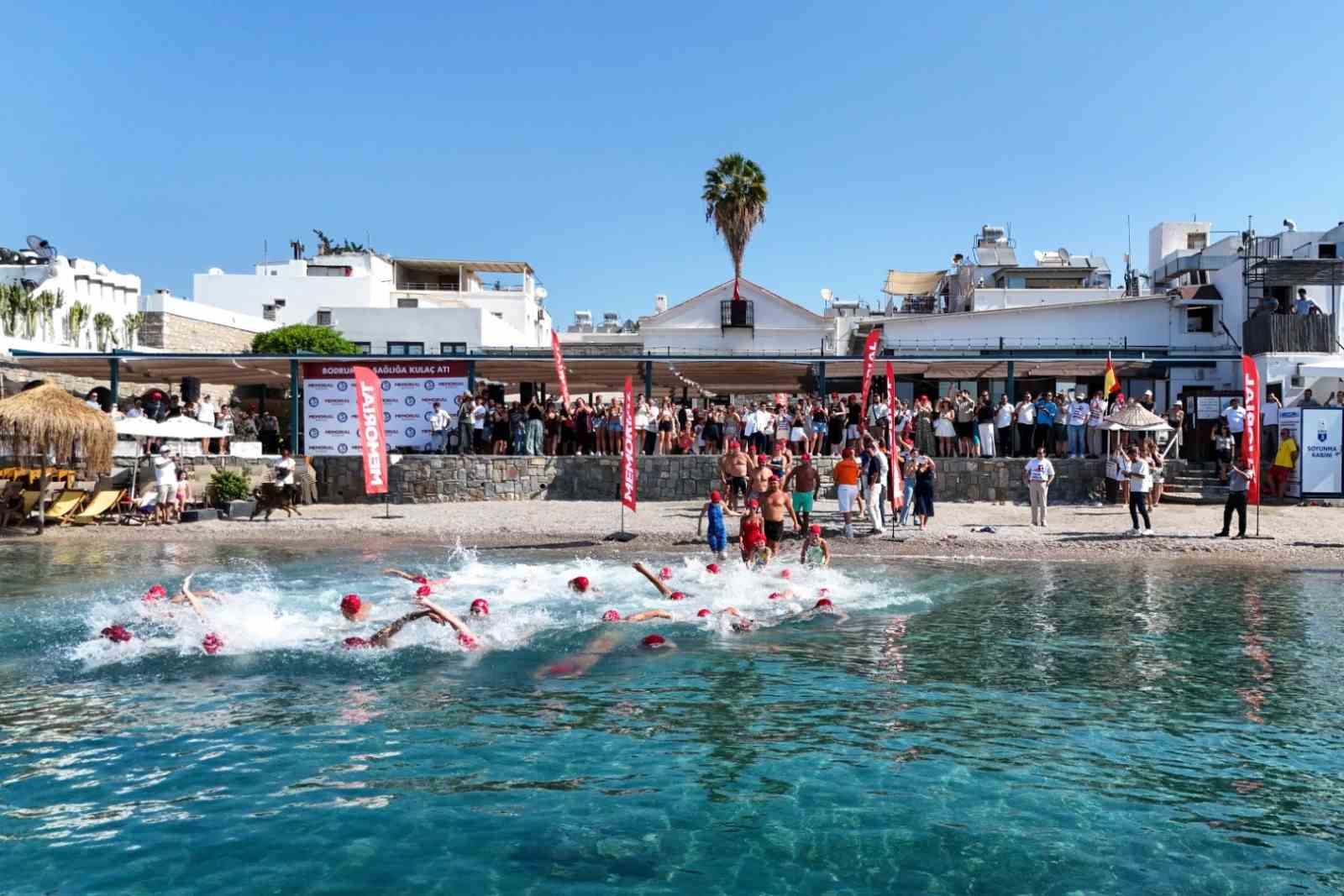 Bodrum’da sağlık için kulaç attılar