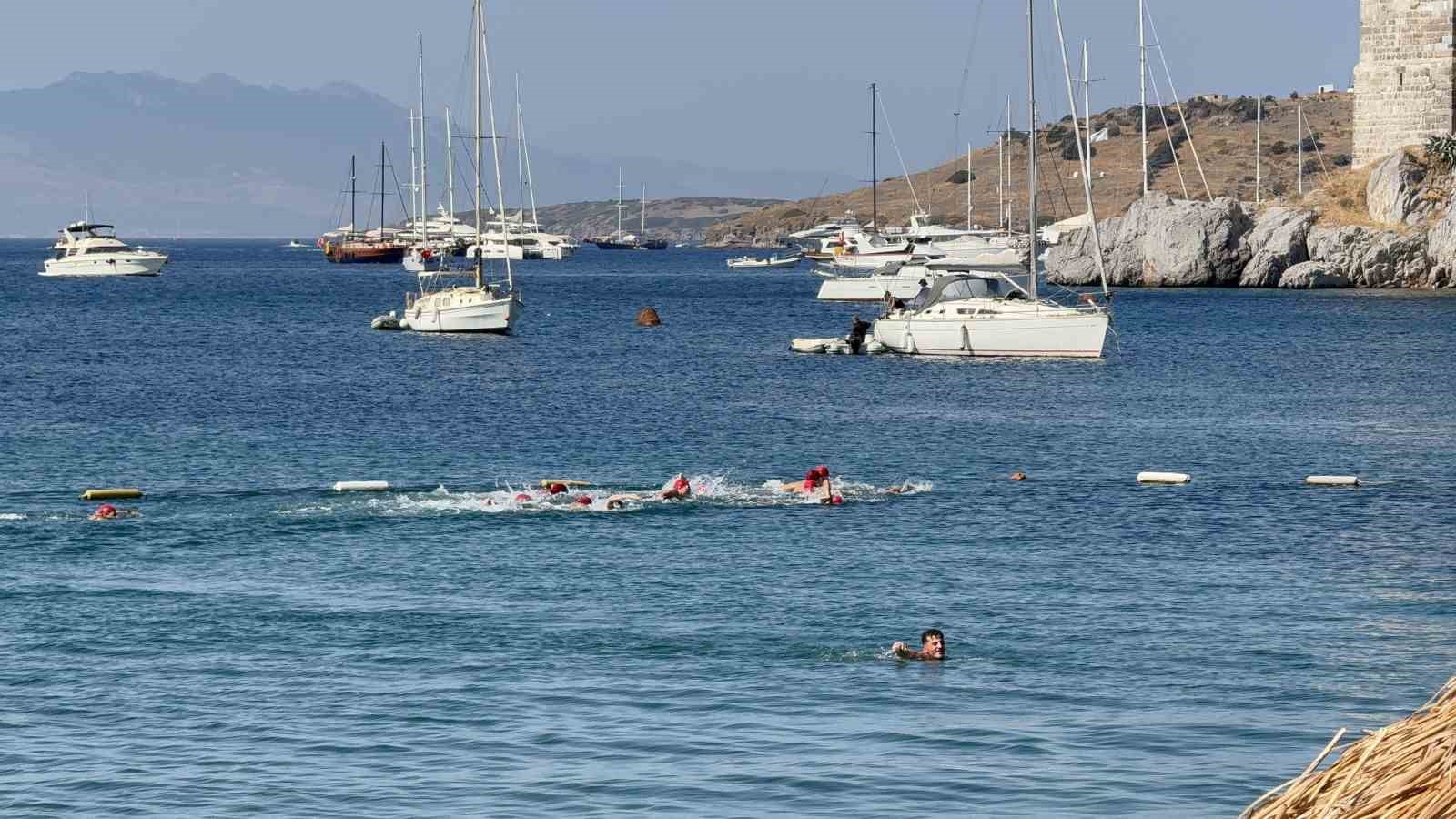 Bodrum’da sağlık için kulaç attılar