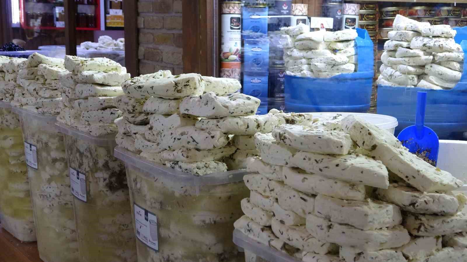 Van’da otlu peynirde tuz oranı dengeleniyor