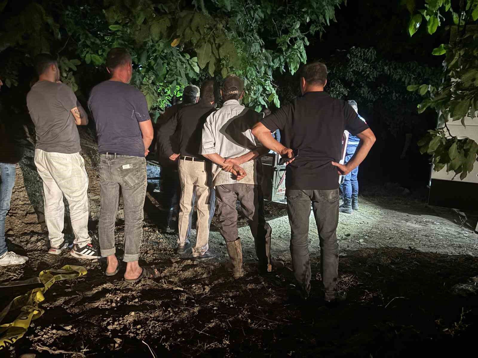 Husumetli olduğu amcasının oğlunu tüfekle vurarak öldürdü