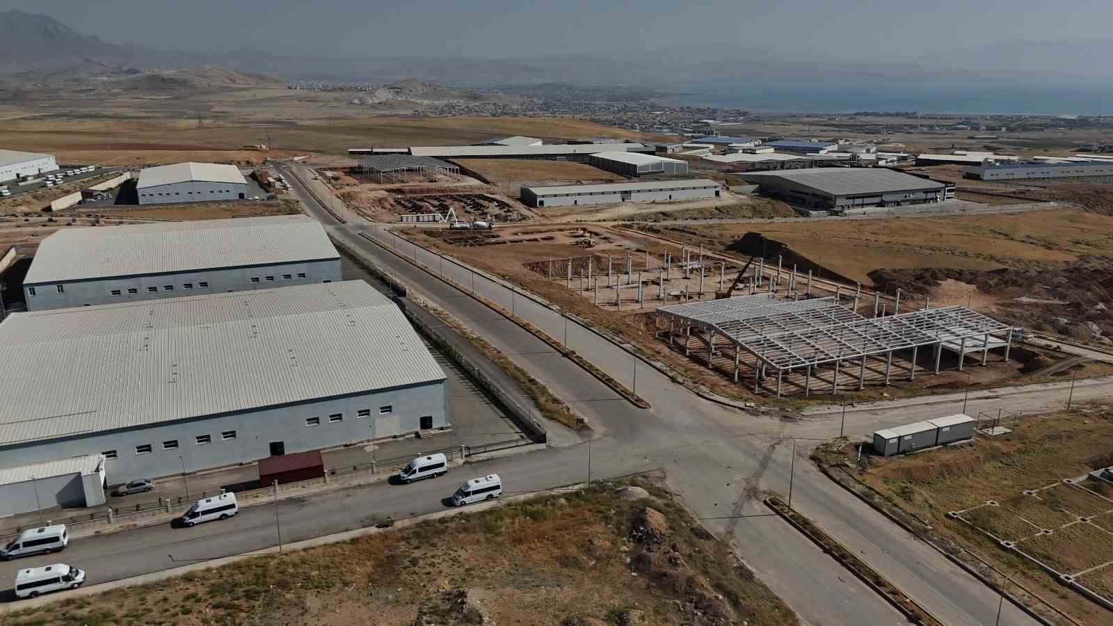 Van OSB bölgenin tekstil kenti olma yolunda ilerliyor