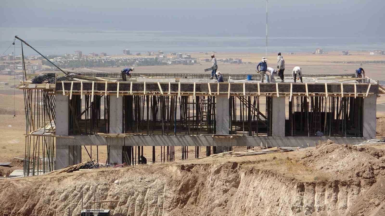 Van OSB bölgenin tekstil kenti olma yolunda ilerliyor